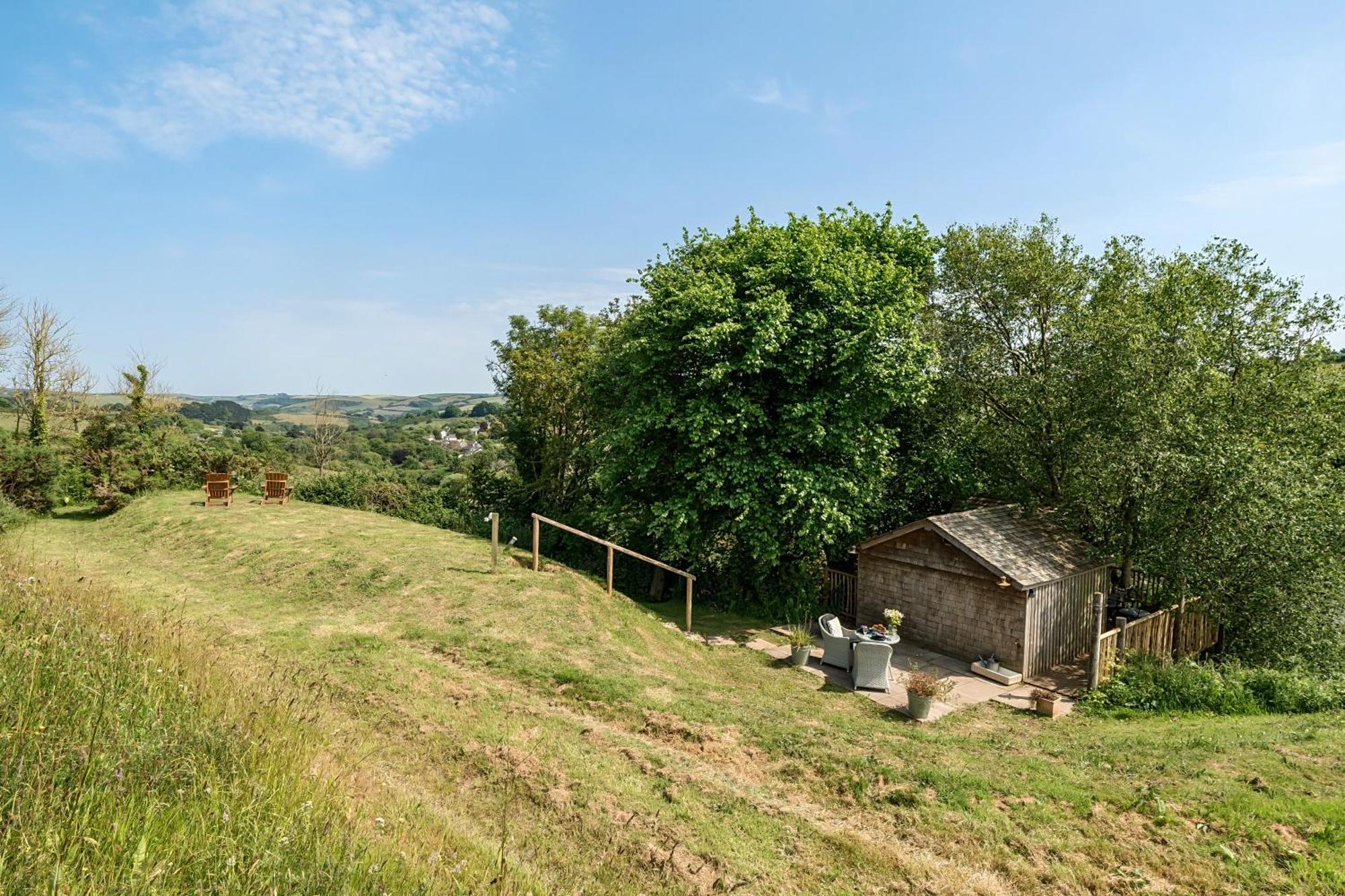 The Treehouse At Salcombe Farm Villa Exterior photo