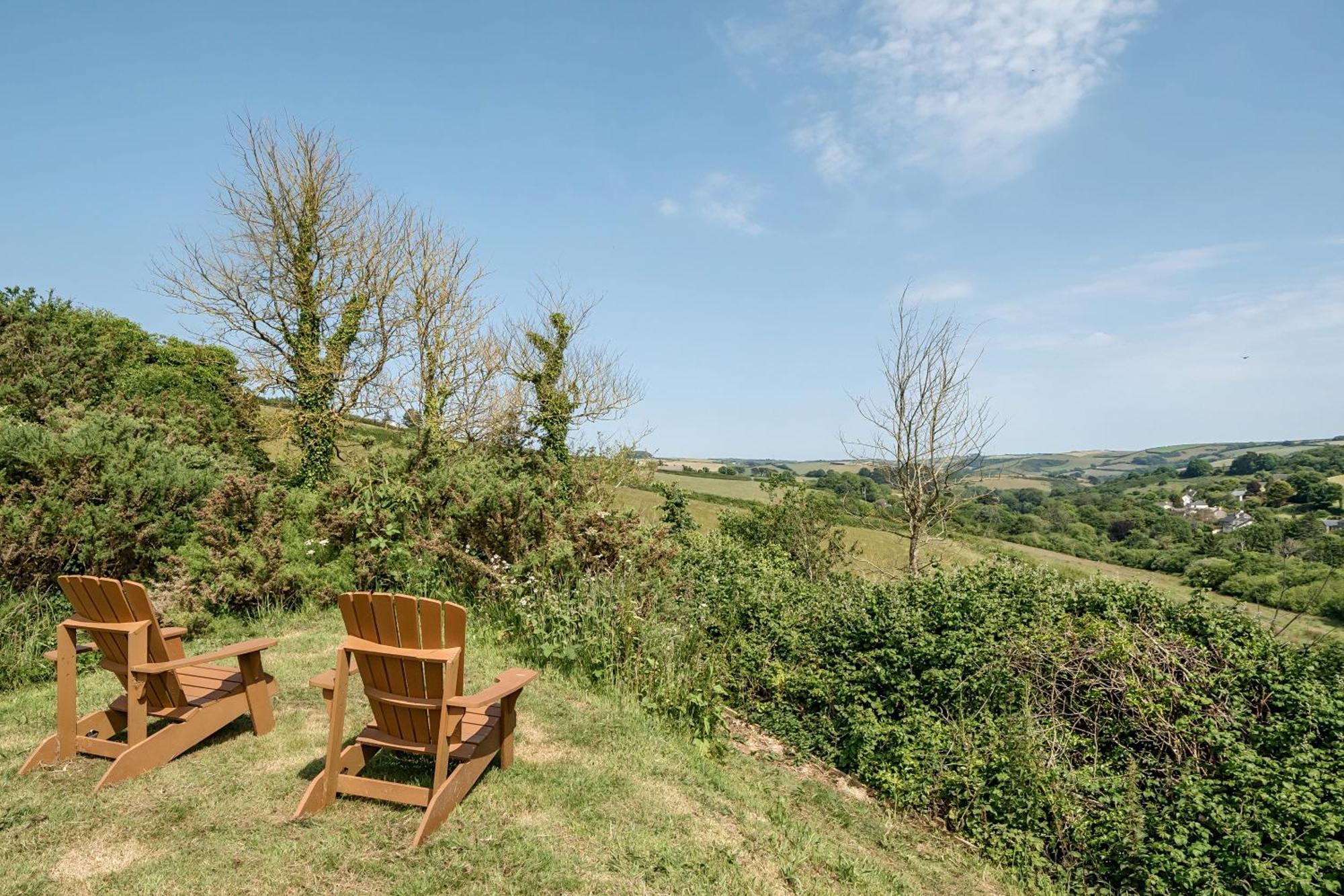 The Treehouse At Salcombe Farm Villa Exterior photo