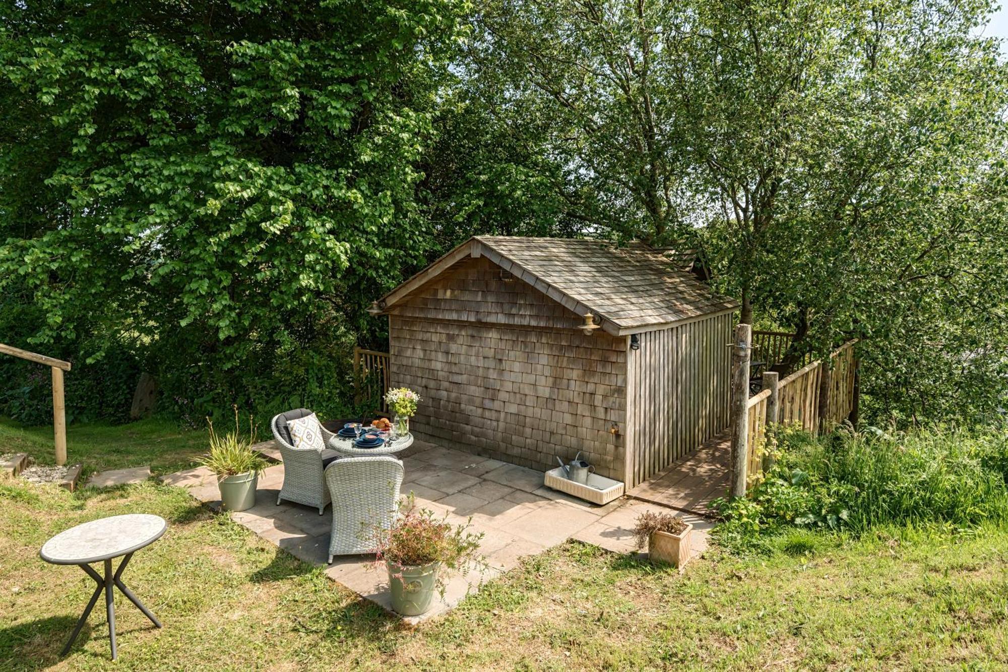The Treehouse At Salcombe Farm Villa Exterior photo