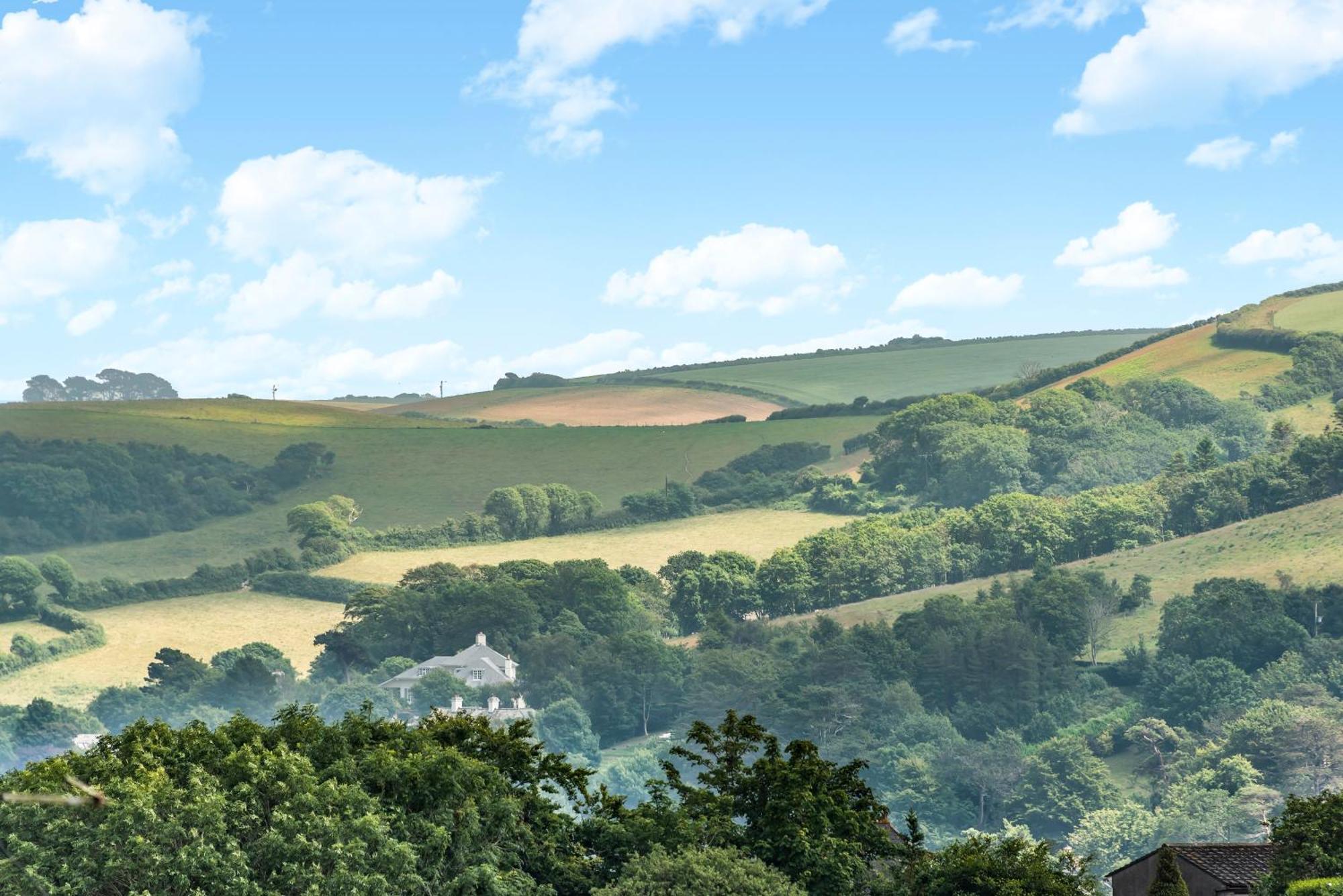 The Treehouse At Salcombe Farm Villa Exterior photo